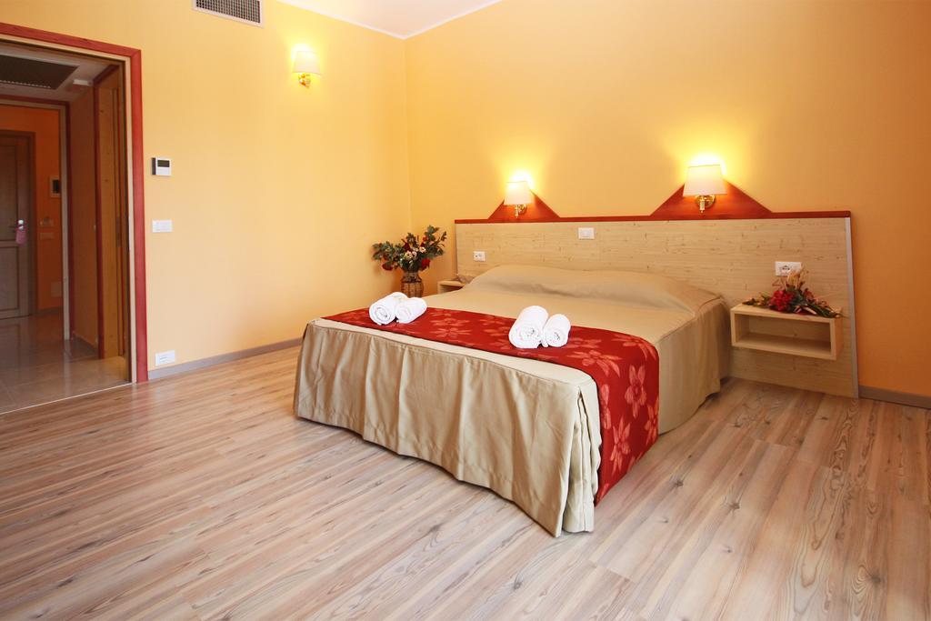 Ta 2 Pefka - Petros Italos Neos Marmaras Room photo